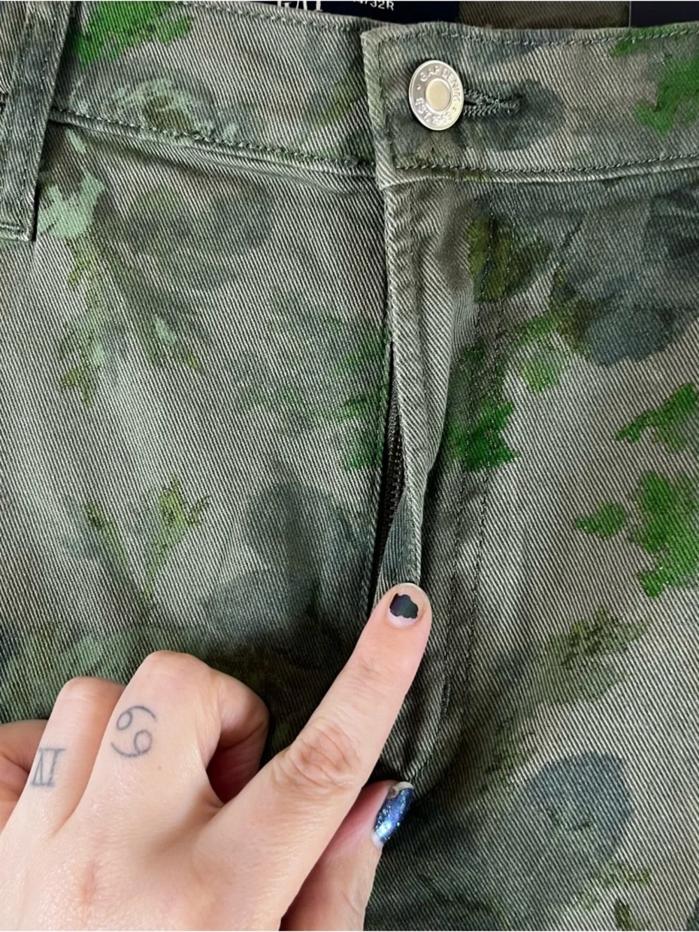 Gap High Rise Floral Print Barrel Jeans in Green - Picture 6 of 15